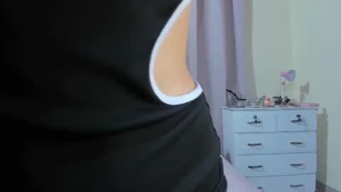 fernanda_151 online show from 04/15/26, 01:34