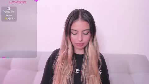 fernanda  online show from 05/11/26, 04:04