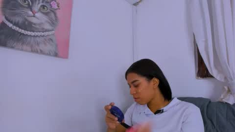 Snapshot of fernanda_brown01 chatting on 10/04/25, 07:23 Fernanda online show from 10/04/25, 07:23