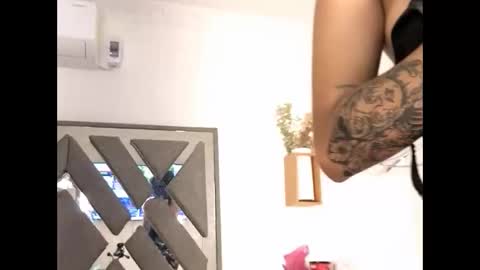 Snapshot of fernanda_brown01 chatting on 11/13/25, 09:19 Fernanda online show from 11/13/25, 09:19