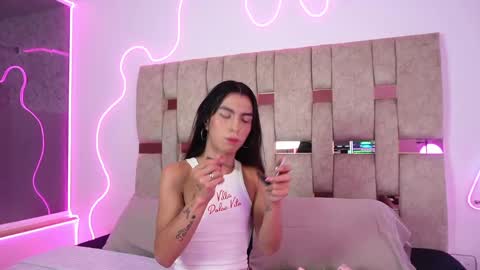 fernanda_thail_ online show from 04/14/26, 07:31