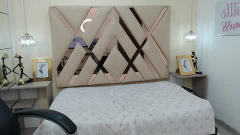 FER PHOENIX online show from 02/17/25, 03:15