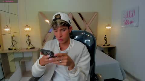 FER PHOENIX online show from 11/16/25, 03:45