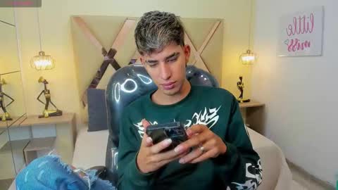 FER PHOENIX online show from 11/23/25, 03:17