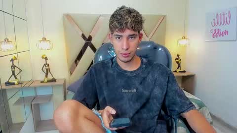 FER PHOENIX online show from 12/16/25, 03:33