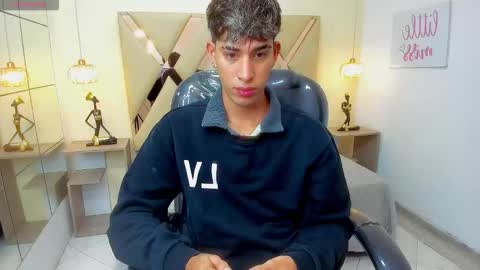 FER PHOENIX online show from 02/18/26, 03:13