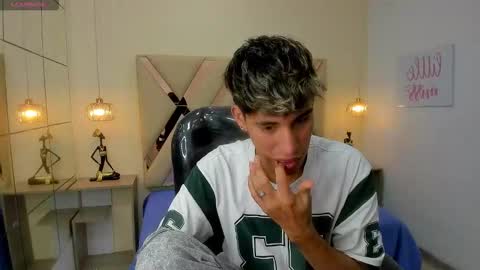 FER PHOENIX online show from 02/25/26, 04:33