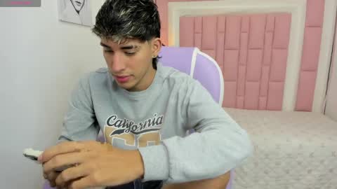 FER PHOENIX online show from 04/14/26, 03:45