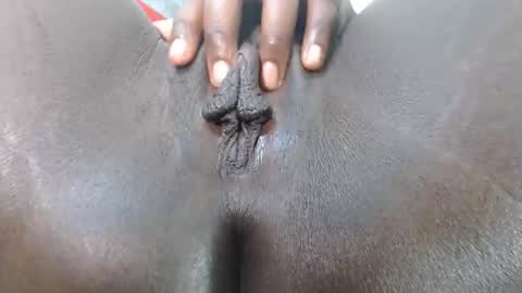 Snapshot of ferriena chatting on 11/23/25, 11:32 Ferie online show from 11/23/25, 11:32