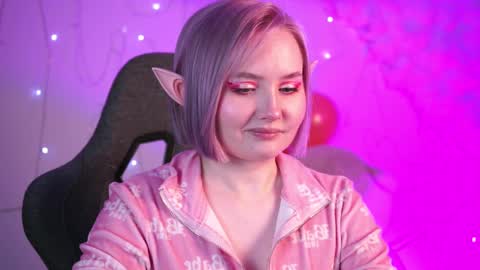 Snapshot of fetishrey chatting on 02/14/25, 11:42 Rey online show from 02/14/25, 11:42