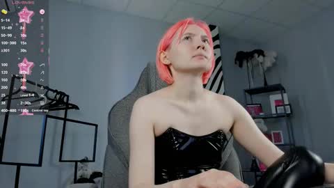 Snapshot of fetishrey chatting on 09/13/25, 11:43 Rey online show from 09/13/25, 11:43