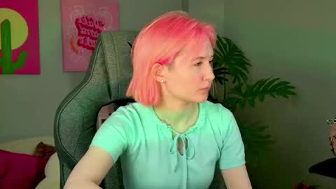 Snapshot of fetishrey chatting on 09/29/25, 11:48 Rey online show from 09/29/25, 11:48