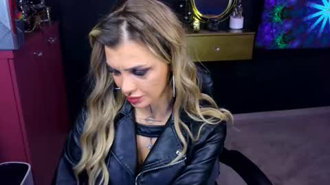 Sarah online show from 10/20/25, 08:09