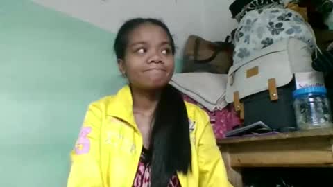 Snapshot of fetranialdy chatting on 10/11/25, 04:33 fetranialdy online show from 10/11/25, 04:33