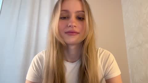 Lisa online show from 12/20/24, 06:50