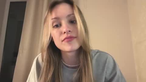 Lisa online show from 02/18/25, 12:06