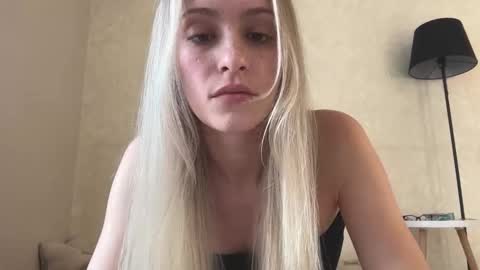 Lisa online show from 09/24/25, 08:28