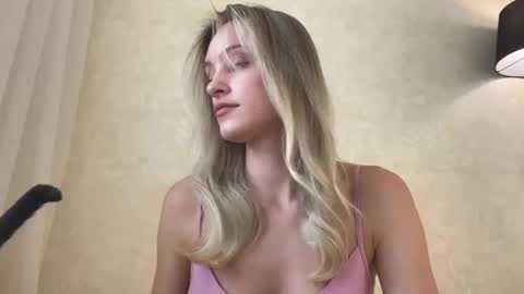 Lisa online show from 10/05/25, 06:01