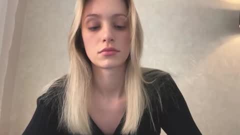 Lisa online show from 12/01/25, 07:13