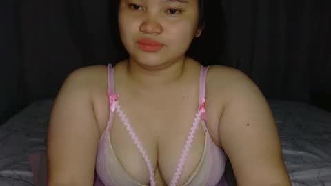 Snapshot of fhwilloughbyxx chatting on 04/13/26, 06:13 fhwilloughbyxx online show from 04/13/26, 06:13