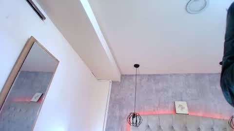 Snapshot of fieramadame chatting on 09/13/25, 12:05 online show from 09/13/25, 12:05