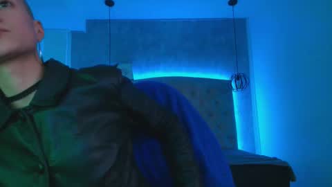 Snapshot of fieramadame chatting on 10/04/25, 11:52 online show from 10/04/25, 11:52