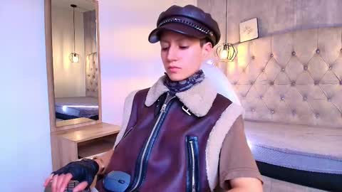 Snapshot of fieramadame chatting on 10/20/25, 11:43 online show from 10/20/25, 11:43