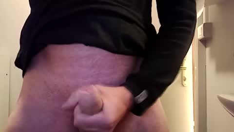 fifi010203 online show from 10/28/25, 12:03