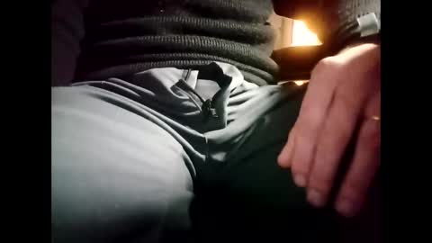 fifi010203 online show from 11/28/25, 05:43