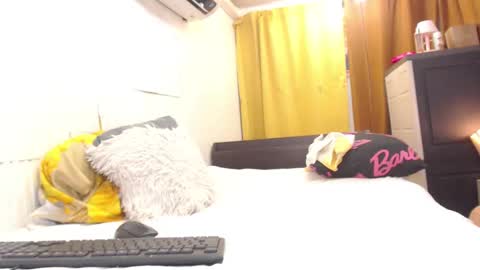 Snapshot of filipina_sweety chatting on 10/14/25, 10:16 stephanie online show from 10/14/25, 10:16