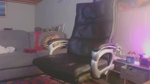 frank online show from 12/02/25, 08:48