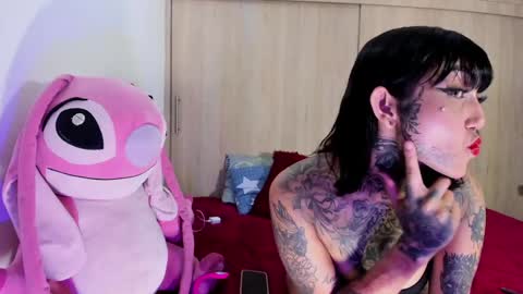 Snapshot of filletatouee chatting on 11/25/25, 08:42 filletatouee online show from 11/25/25, 08:42