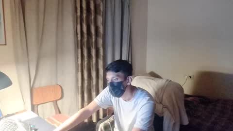 Snapshot of fin1904 chatting on 12/31/24, 01:19 fin1904 online show from 12/31/24, 01:19