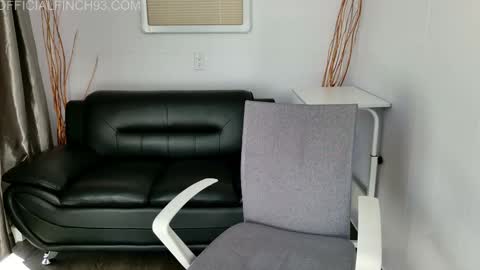 Snapshot of finch93 chatting on 11/06/25, 05:47 Nick online show from 11/06/25, 05:47