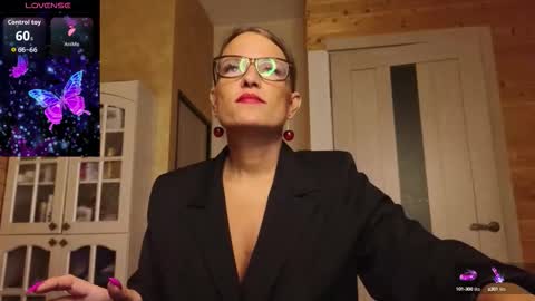 Snapshot of findom_lady_shine chatting on 09/12/25, 07:03 Lady online show from 09/12/25, 07:03