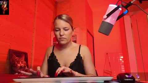 Lady online show from 04/15/26, 03:52