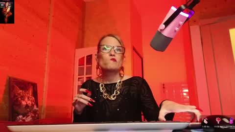 Lady online show from 04/24/26, 06:43