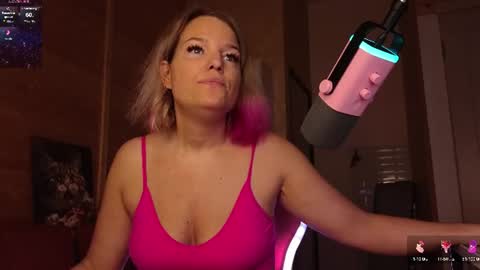 Snapshot of findom_lady_shine chatting on 06/16/26, 04:31 Lady online show from 06/16/26, 04:31
