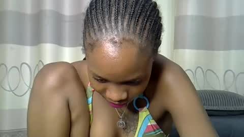 fine_queen12 online show from 12/12/24, 06:03