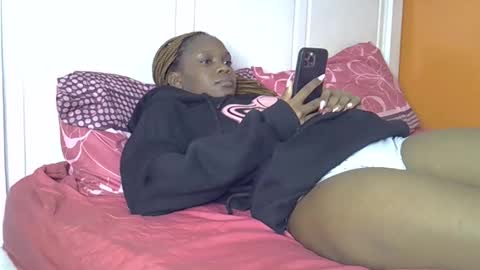 fine_queen12 online show from 04/15/26, 08:09