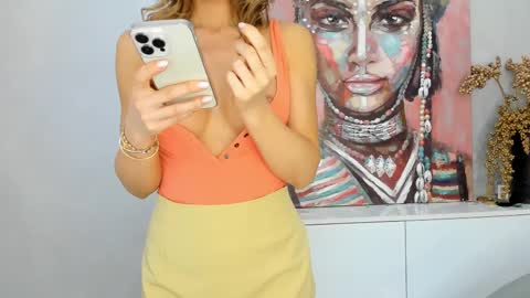 Snapshot of finestchantilly chatting on 02/15/25, 08:43 FinestChantilly online show from 02/15/25, 08:43