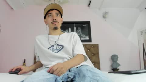 finn_jackson online show from 04/25/26, 07:22