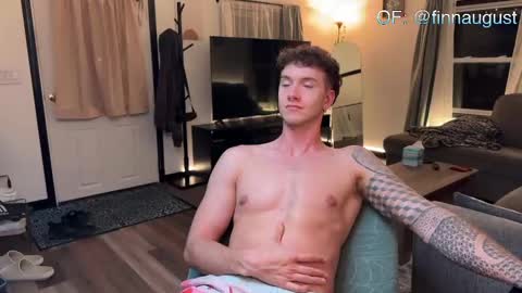 Finn August online show from 10/06/25, 12:08