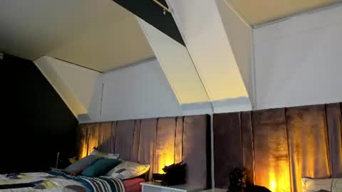 Snapshot of fiorelaa_ chatting on 06/18/26, 11:36 Fiorela online show from 06/18/26, 11:36