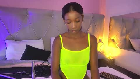 Fiorela Lenin  online show from 01/13/26, 06:46