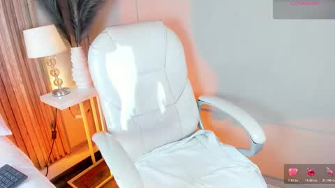 Snapshot of fiorelaston chatting on 02/06/26, 04:17 Fiorela online show from 02/06/26, 04:17