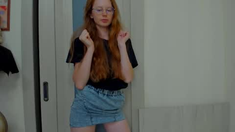 fire_luna online show from 09/10/25, 03:28