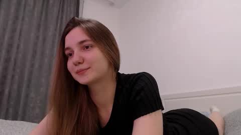 fireflies_fly_ online show from 12/04/25, 08:50