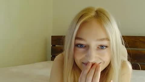 flowergirl online show from 11/03/25, 08:54