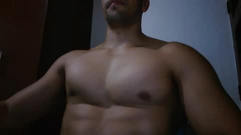 fitchestabs_69 online show from 05/17/26, 09:33